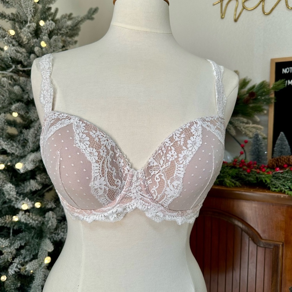 Victoria’s Secret Luxe Lace Bra 36D/DD Sheer Polka Dot Underwire Ivory